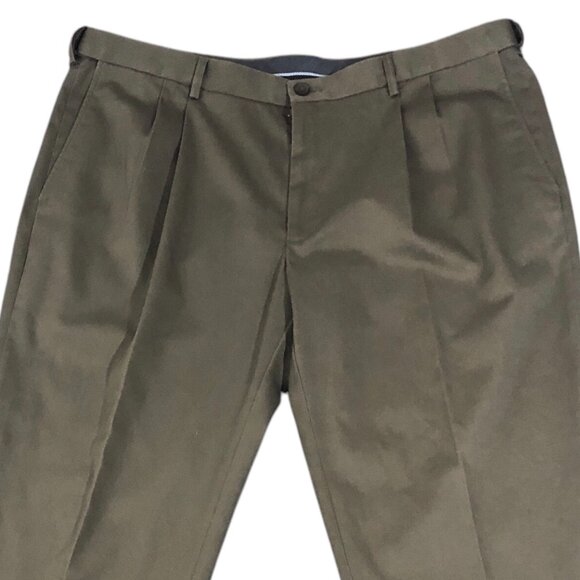 Haggar Classic Fit Khaki Pants Men’s 42x30 | Business Casual Comfort - Picture 2 of 8